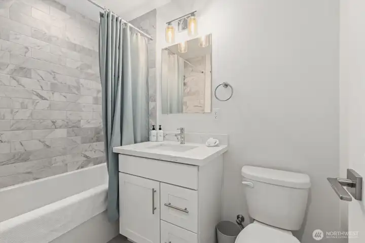 Second Bathroom Upper Level Second Bathroom Upper Level