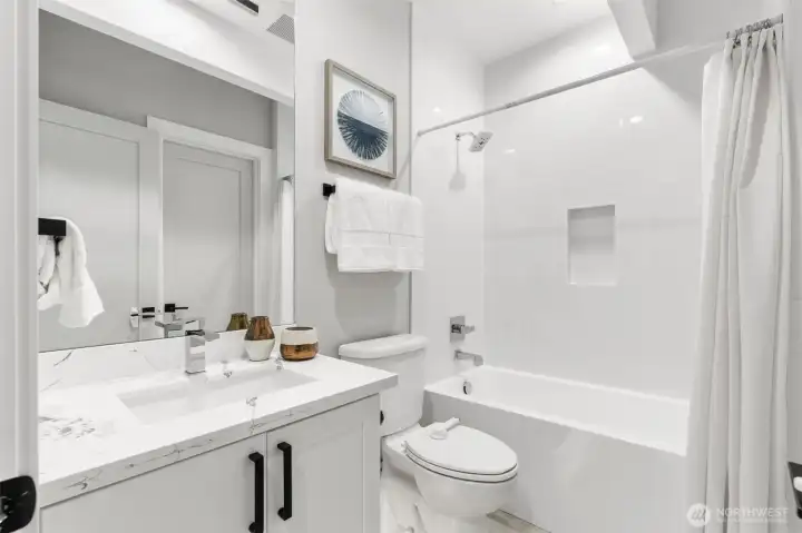 Guest Ensuite Bath