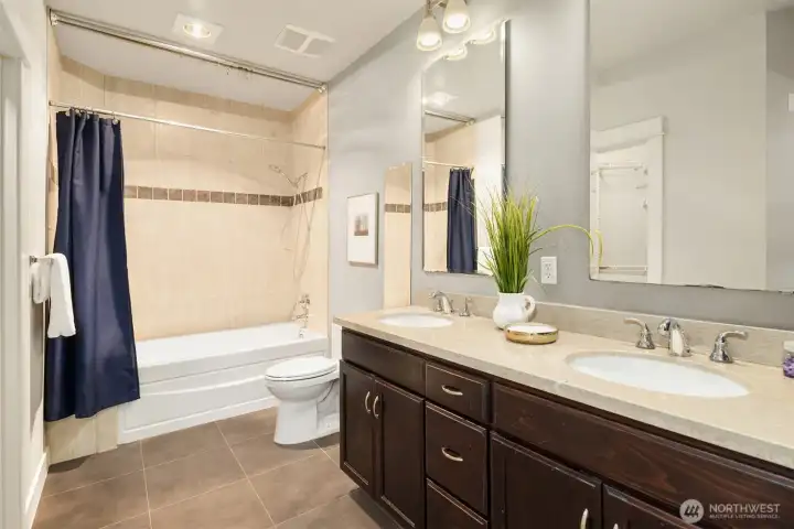 Ensuite primary bath