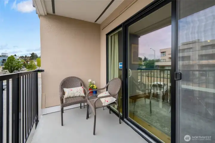 Deck adjacent to dining