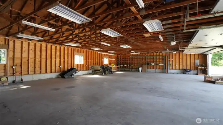 Interior 10 bay shop