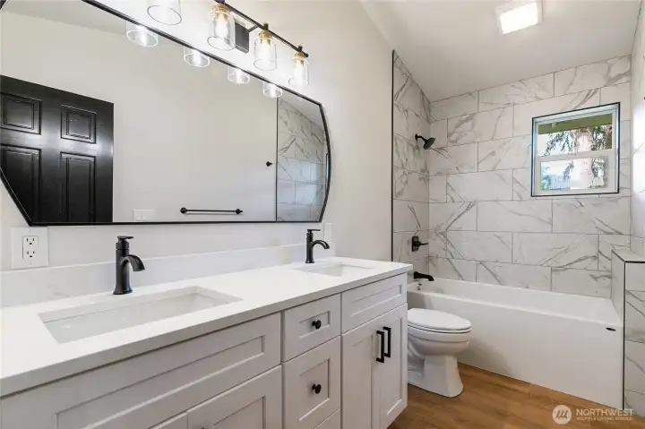 Full bath next to upstairs bedrooms Full bath next to upstairs bedrooms