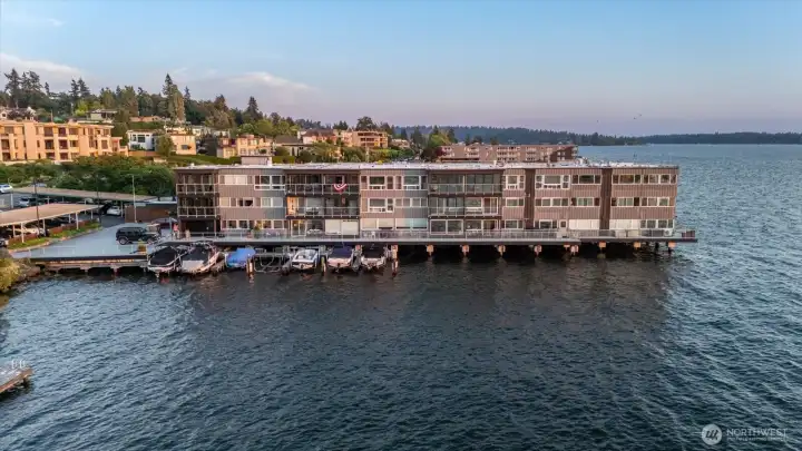No fuss condo! No fuss condo!