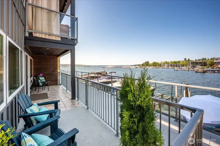 Huge patio with room to entertain! Huge patio with room to entertain!