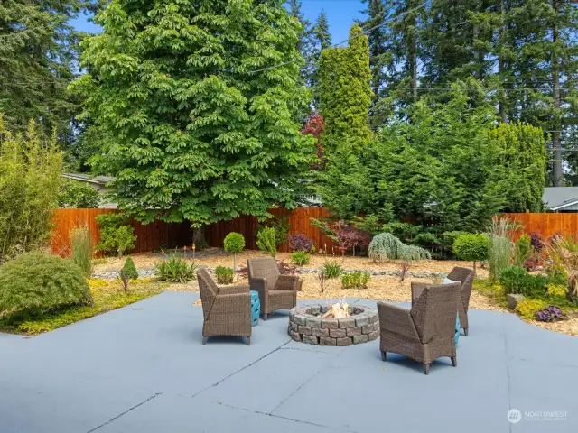 This garden is a harmonious blend of nature and minimalistic design, evoking a sense of peace and calm.