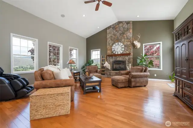 Great room - Soaring ceilings