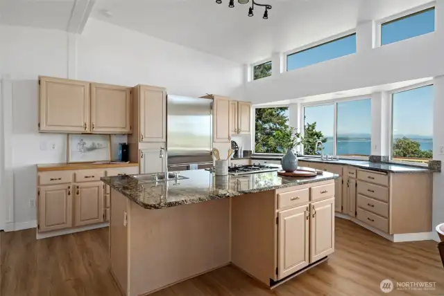 Huge kitchen with vaulted ceilings & fabulous water views!