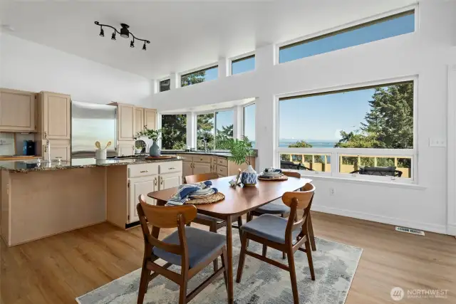 Enjoy your meals while taking in the magnificent views.