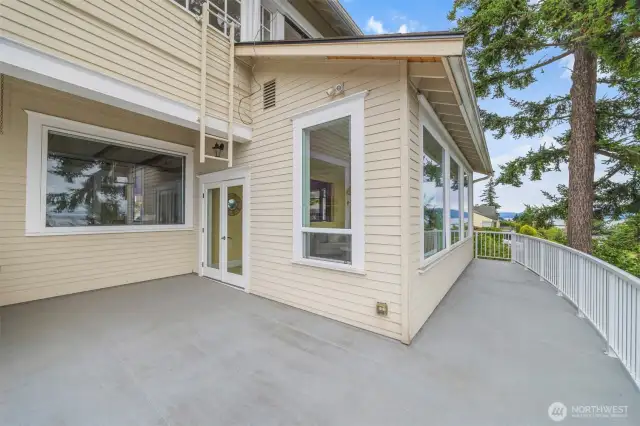 Exterior of the front View room and generous deck.