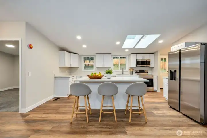 Open kitchen with eat in island area