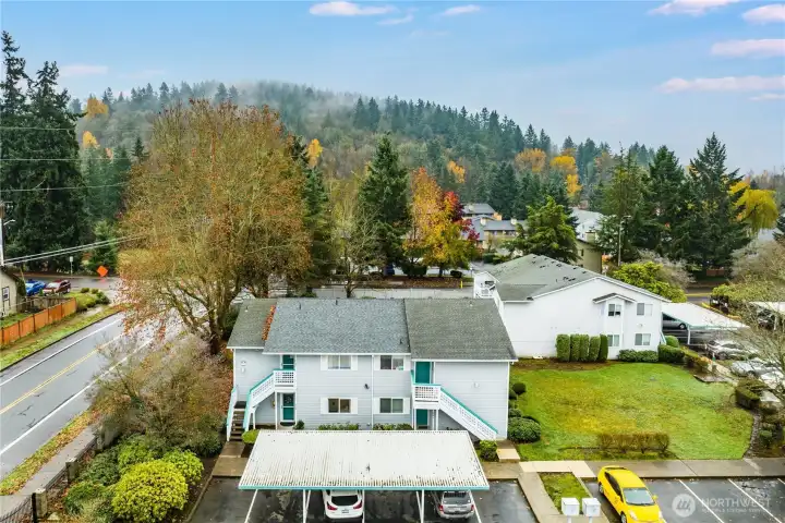 Away from the noise of freeways and downtown Auburn, this neighborhood is quiet and welcoming.