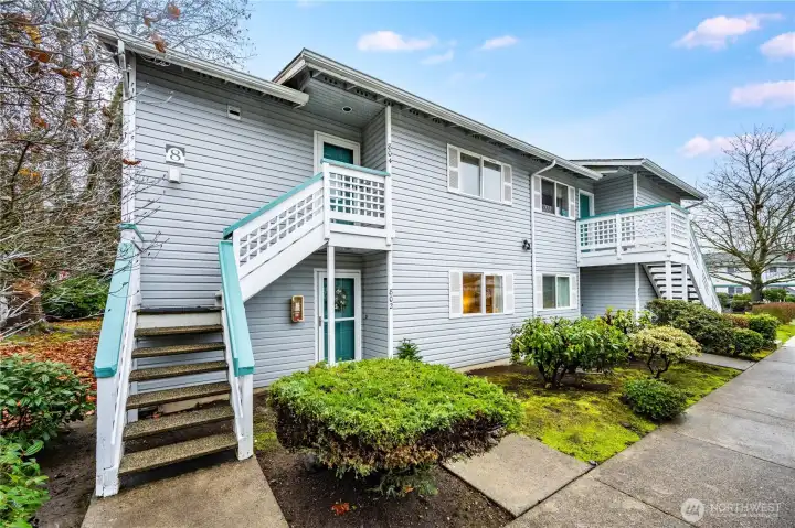 Ideally located. Affordable homeownership awaits! Come and make it yours.