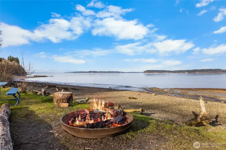 Private, gated access to the Puget Sound for kayaking, paddle boarding, sitting by the fire