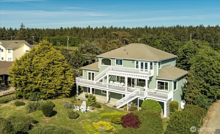 This custom-built & fully updated 3-story home has 3 bedrooms, 1 full bath, two 3/4 baths, and 4,494 sqft of living space. The home is surrounded by tree-lined privacy, and situated on 98ft of high bank waterfront. The home appears larger on the outside, but it is classic & cozy on the inside as well.