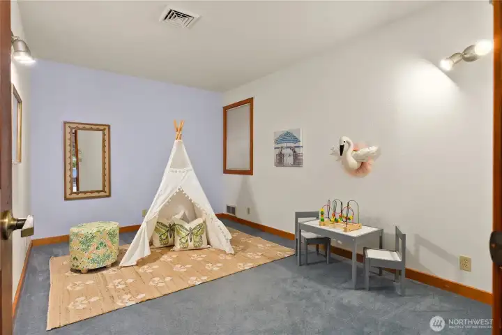 Bonus room on main