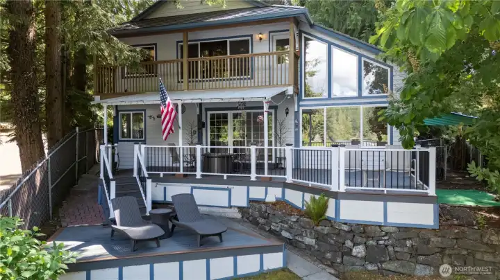 Designed for full lakeside enjoyment.