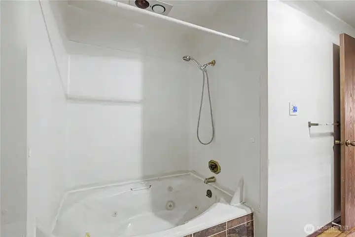 Main floor primary bath