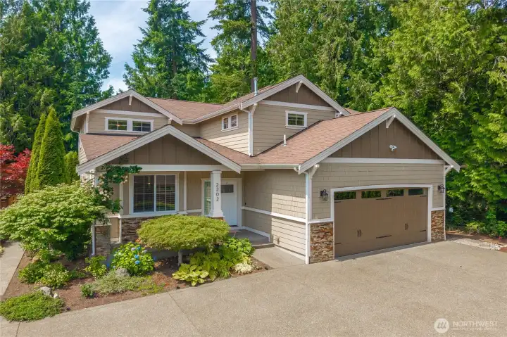 Welcome to this lovely and comfortable home in Olympia's French Gardens neighborhood!