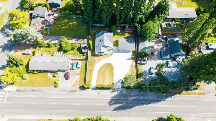 A location that keeps you connected while offering the privacy and character of an established residential neighborhood. A location that keeps you connected while offering the privacy and character of an established residential neighborhood.