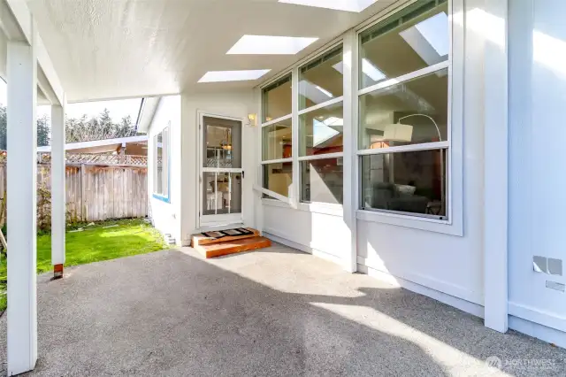 Large covered patio off of dining and living room.