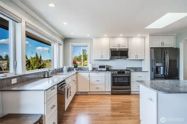Gorgeous and large kitchen with build in remote controlled blinds and awning