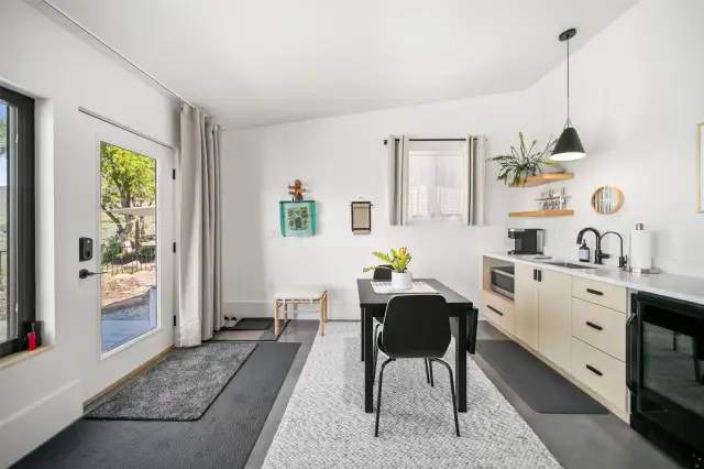 Office/flex space w/kitchenette & 3/4 bath