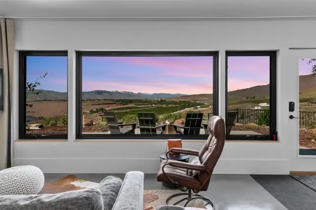 Office/flex space view w/kitchenette & 3/4 bath