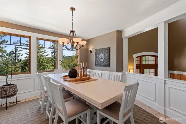 Dining room off kitchen