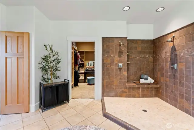 Such a spacious primary bath