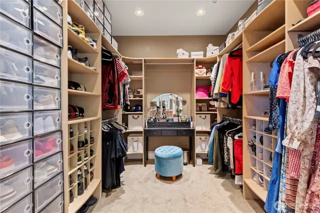 Walk-in off primary bathroom