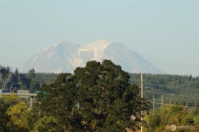 Zoomed in view of Mt. Rainier