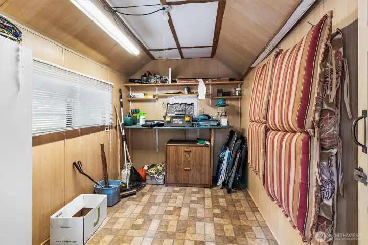 Shed dry w/plenty of natural light.