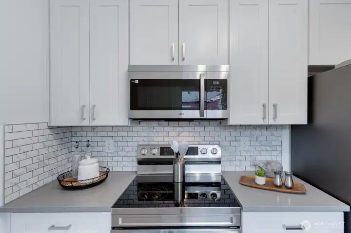 Kitchen stove & microwave