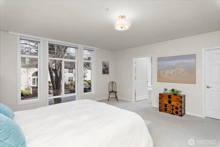 En suite primary bedroom.