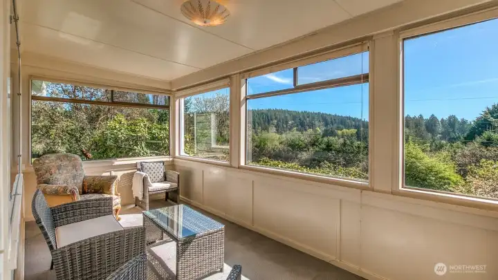 Just off the living room is a sun view with territorial and marine views.