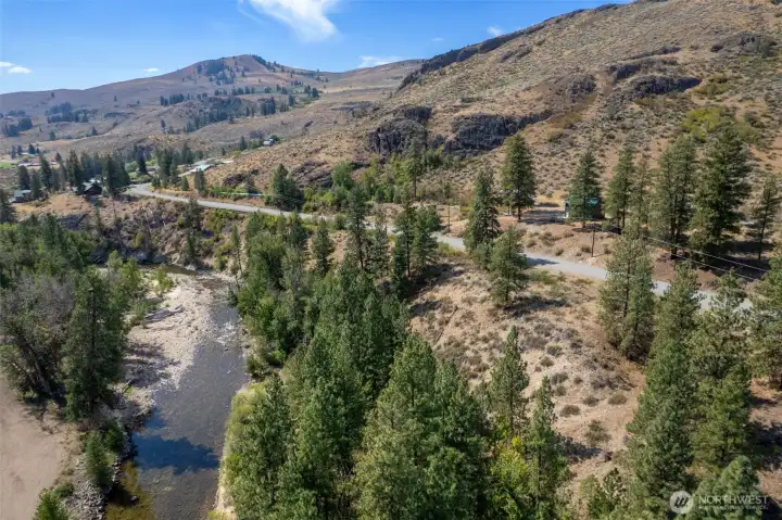 National forest lands nearby by, along with the Cub Creek and Buck mountain trailheads!