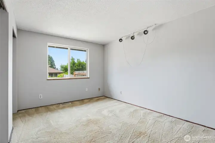 Main level guest bedroom