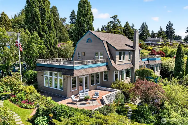 A once-in-a-generation opportunity, this extraordinary University Place home sits on just over half an acre with sweeping, unobstructed views of Puget Sound, Fox Island and the majestic Olympic Mountains and Narrows Bridge. 4 Bedrooms, 4 Bathrooms and 2808 sq ft on just over 1/2 an acre. Sweeping water views from nearly every room!