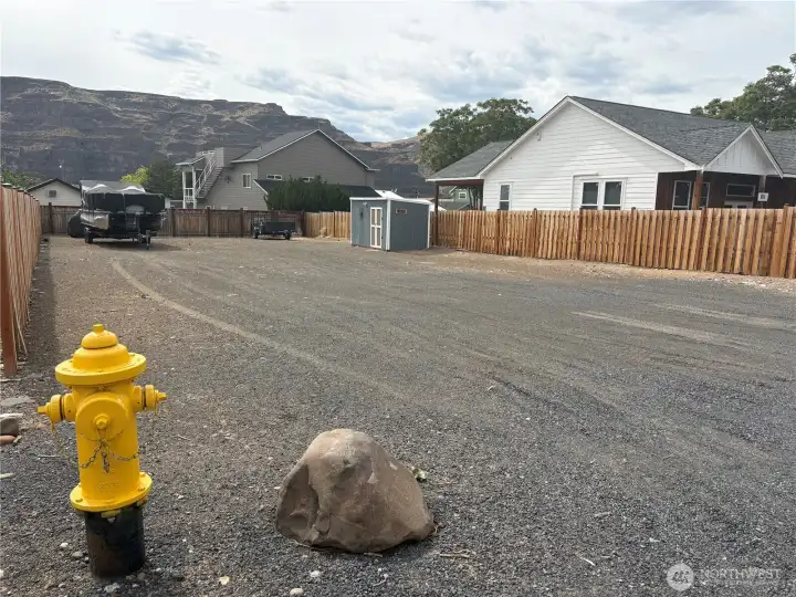 Fire hu=hydrant at the corner of the lot