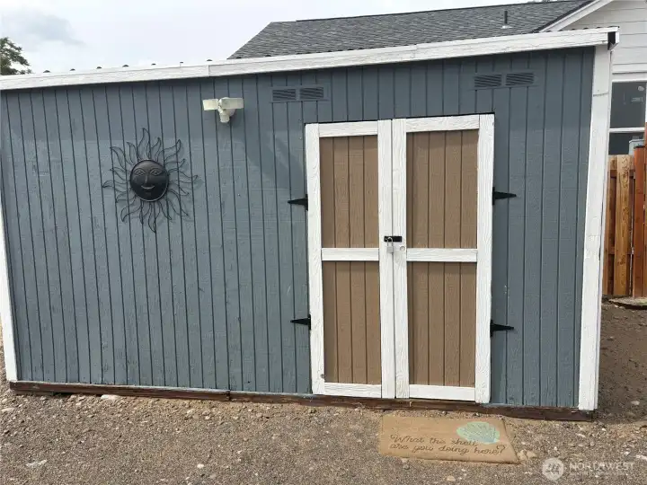 Front double door for easy entrance