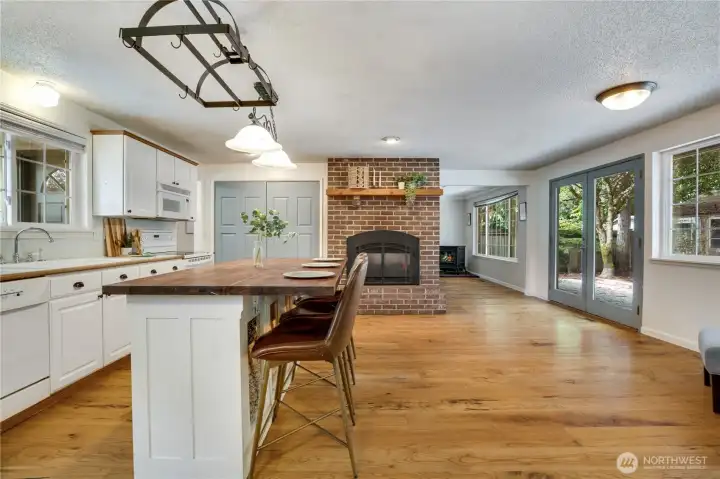 With room to cook, dine, work, and gather, this expansive space adapts easily to the rhythms of daily life. Next, let’s explore the bedrooms. With room to cook, dine, work, and gather, this expansive space adapts easily to the rhythms of daily life. Next, let’s explore the bedrooms.