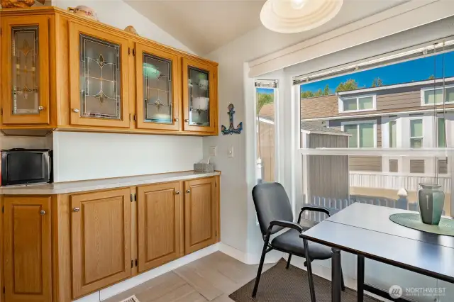 Upper cabinets have lights