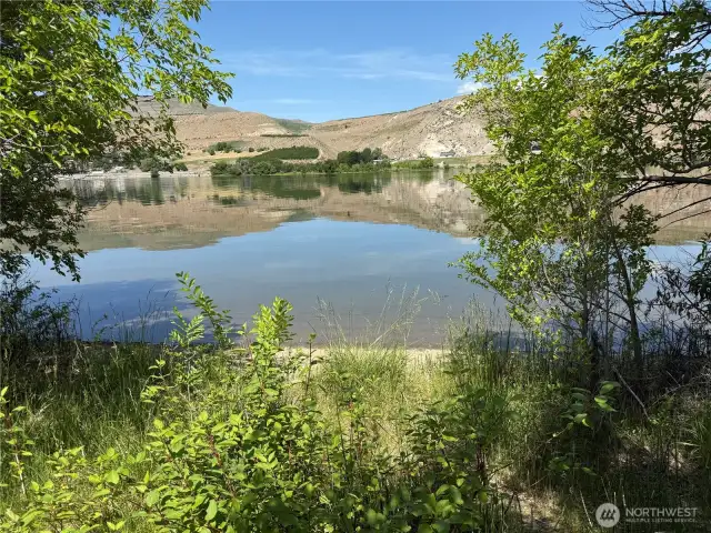 Private Beach-Columbia River