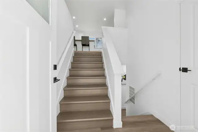 Bright split-entry with open flow to both levels