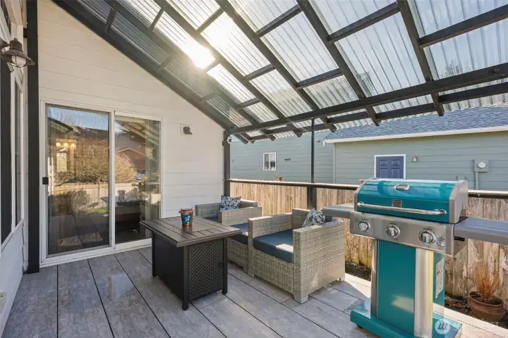 covered outdoor patio