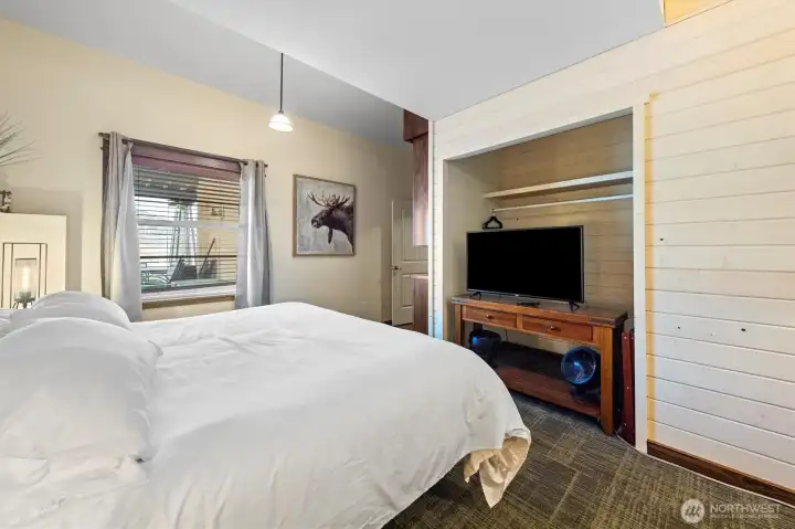 Bedroom 2 - sleeps 1/2