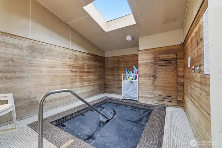 Sauna and hot tub