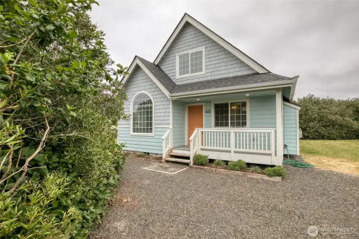 Close to beach access and jetty