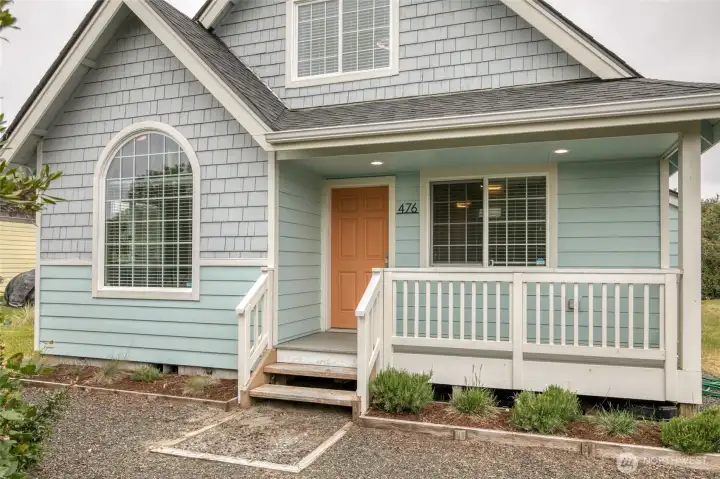 Front porch to enjoy the outdoors