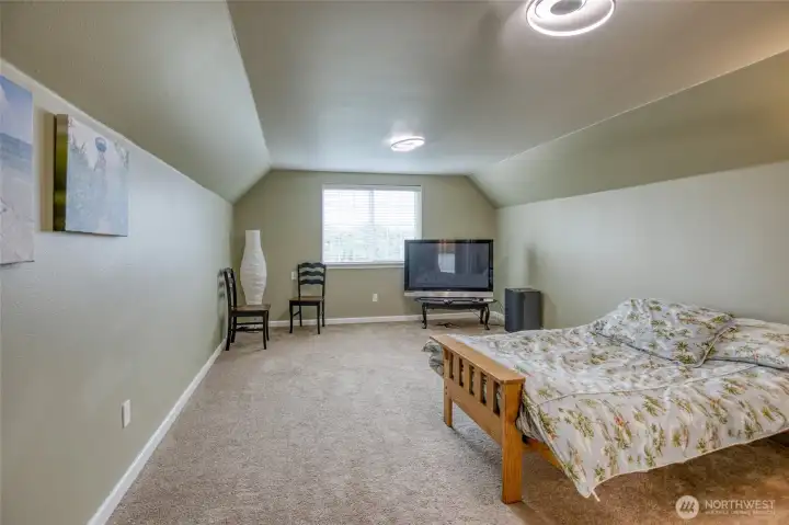 Spacious upstaris